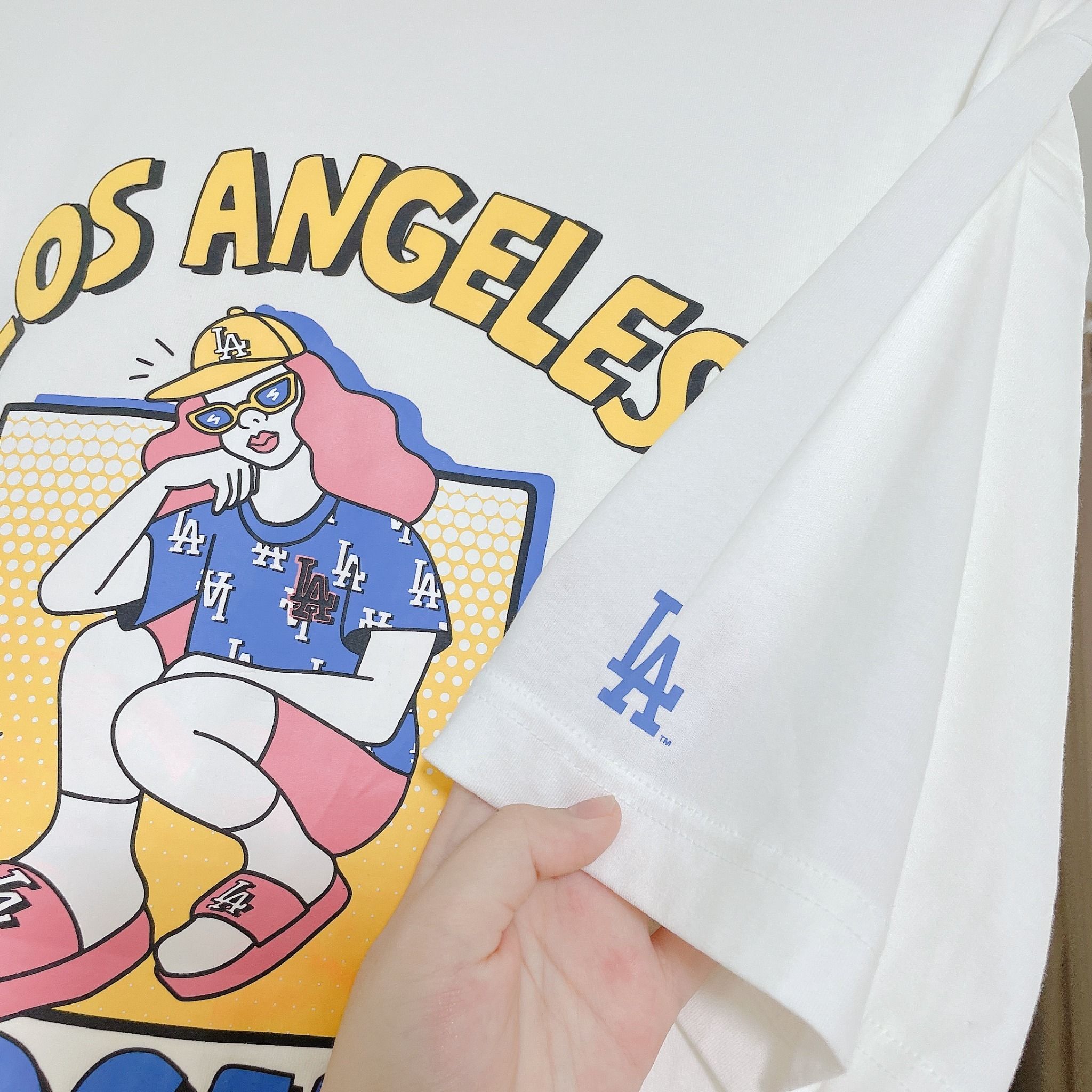  1301 - HÀNG CHÍNH HÃNG - ÁO THUN MLB - LA FLEXIN GIRL - TRẮNG - CODE: 3ATSL0533 