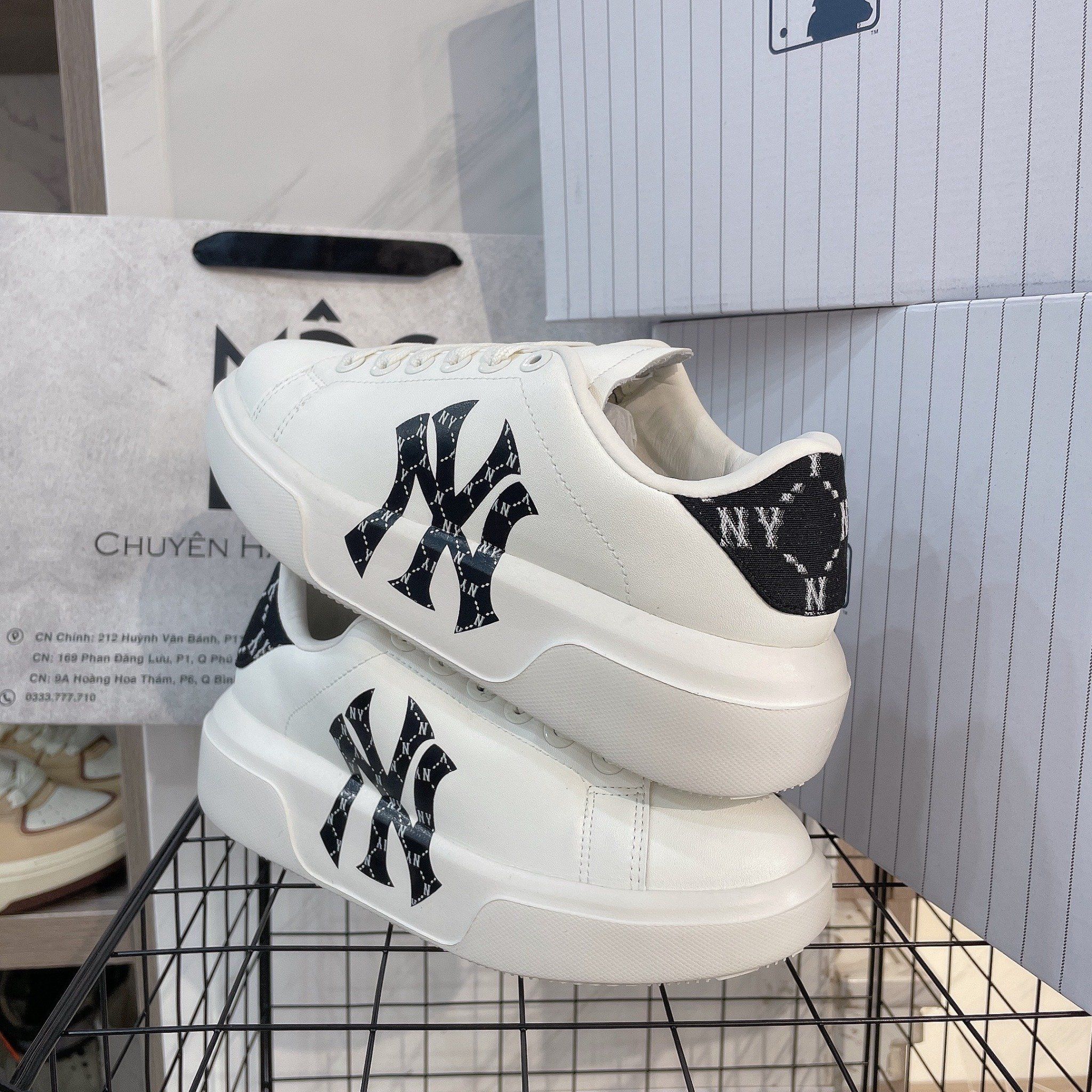  1305 - HÀNG CHÍNH HÃNG - GIÀY MLB CHUNKY CLASSIC DIA MONO HEEL NEW YORK YANKEES - TRẮNG - CODE: 3ASXAM82N-50BKS 