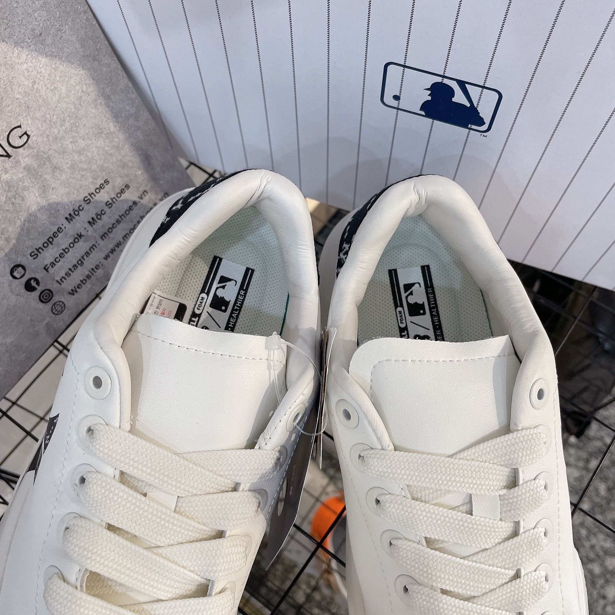  1305 - HÀNG CHÍNH HÃNG - GIÀY MLB CHUNKY CLASSIC DIA MONO HEEL NEW YORK YANKEES - TRẮNG - CODE: 3ASXAM82N-50BKS 