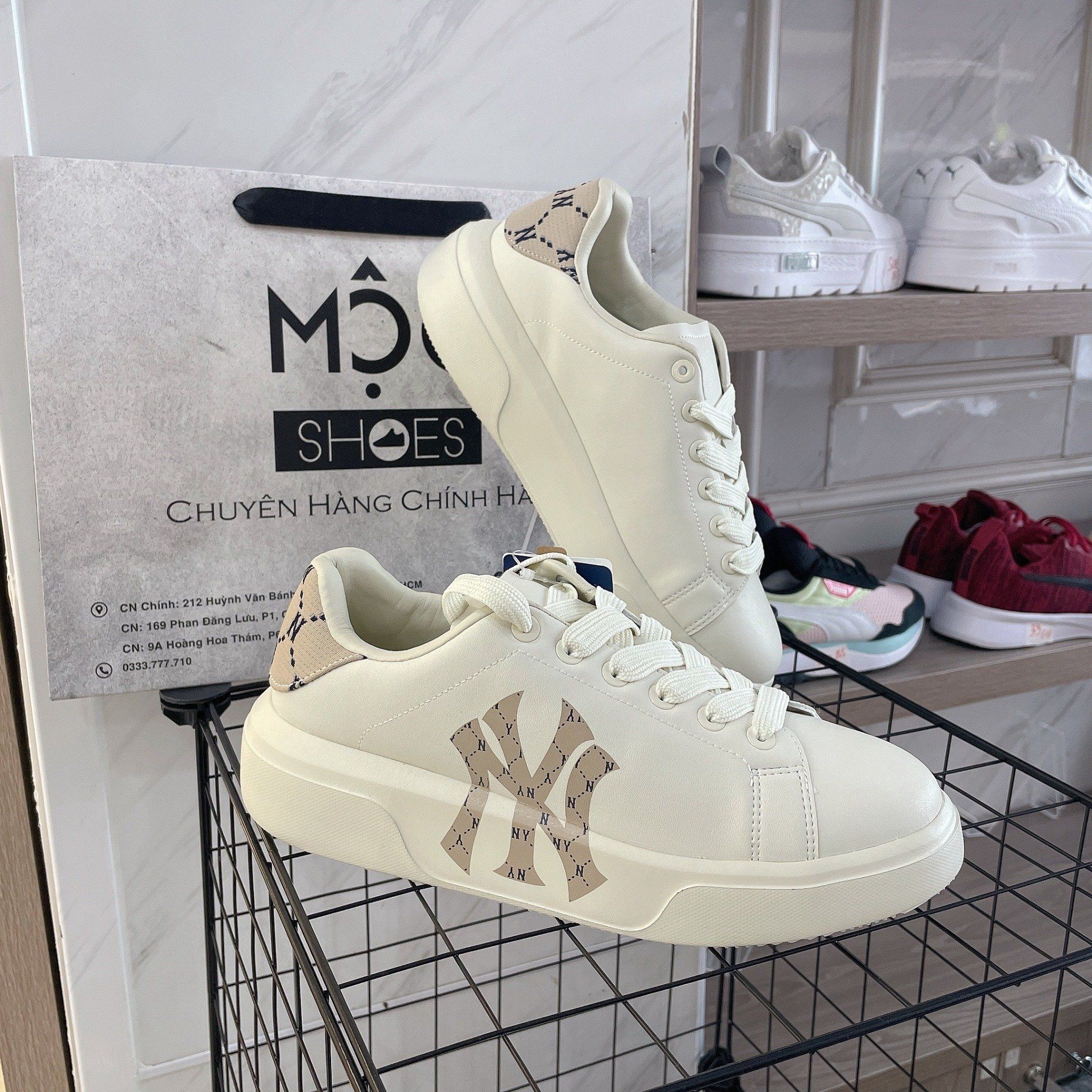  1304 - HÀNG CHÍNH HÃNG - GIÀY MLB CHUNKY CLASSIC DIA MONO HEEL NEW YORK YANKEES - BEIGE - CODE: 3ASXAM82N-50BGS 