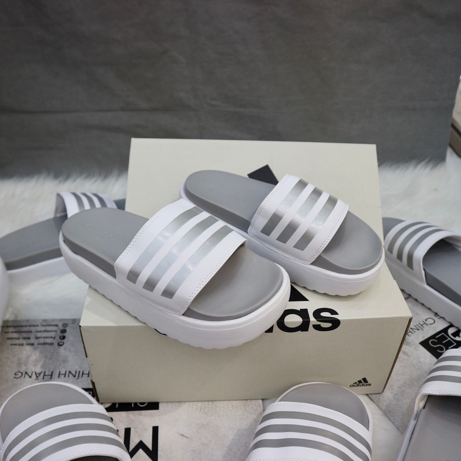  1317 - HÀNG CHÍNH HÃNG - DÉP ADIDAS ADILETTE PLATFORM - TRẮNG SỌC BẠC - CODE: IE9703 