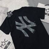  1346 - HÀNG CHÍNH HÃNG - ÁO THUN NEW ERA - ÁO NY YANKEES LOGO CHÌM - ĐEN - CODE: 13520207 