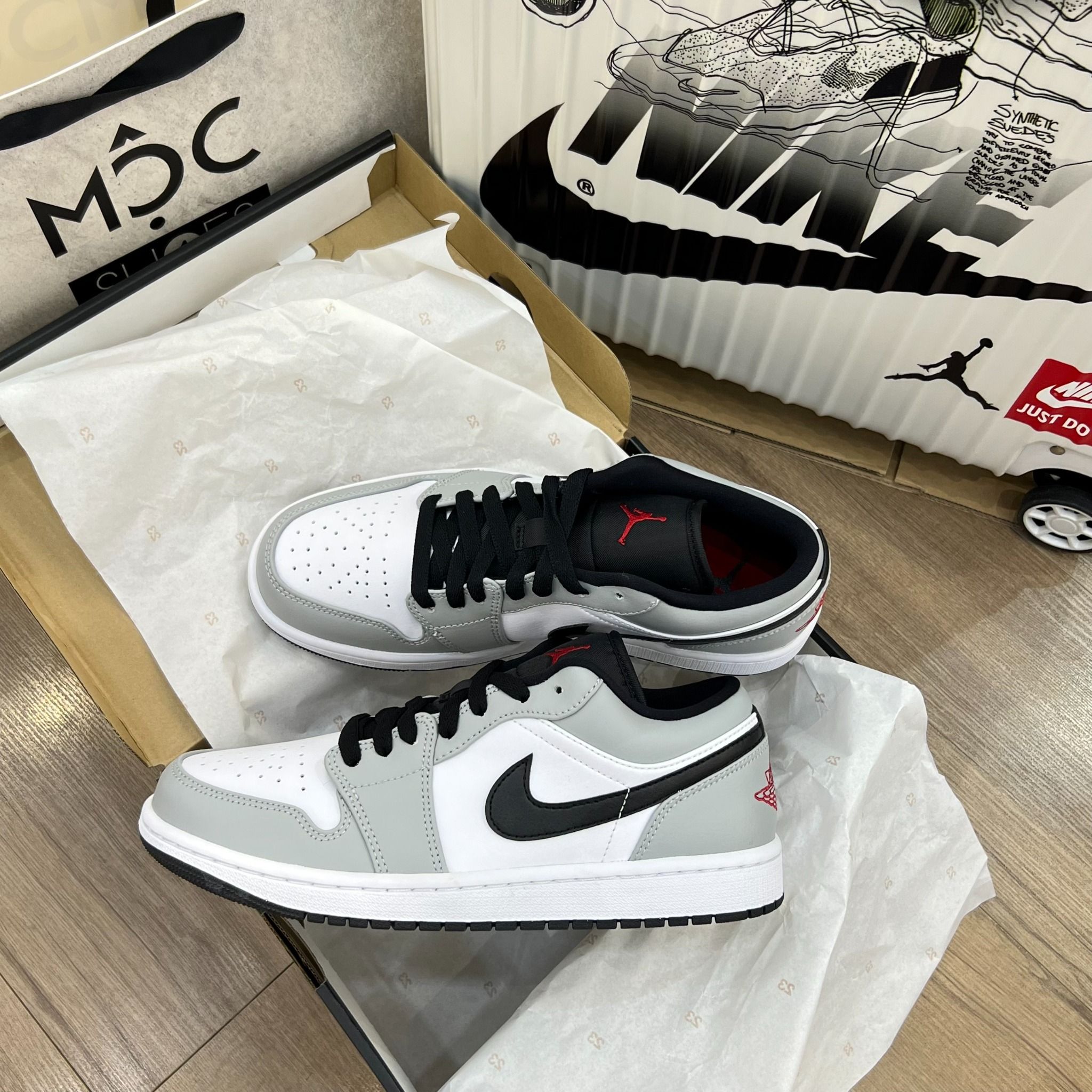  1360 - HÀNG CHÍNH HÃNG - Giày Air Jordan 1 Low Smoke Grey  - *Xám / Trắng *  - CODE : 553558-030 