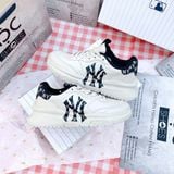  1401 - HÀNG CHÍNH HÃNG - GIÀY MLB CHUNKY RUNNER CLASSIC MONOGRAM NEW YORK YANKEES - TRẮNG/ĐEN - CODE: 3ASHRJ13N 