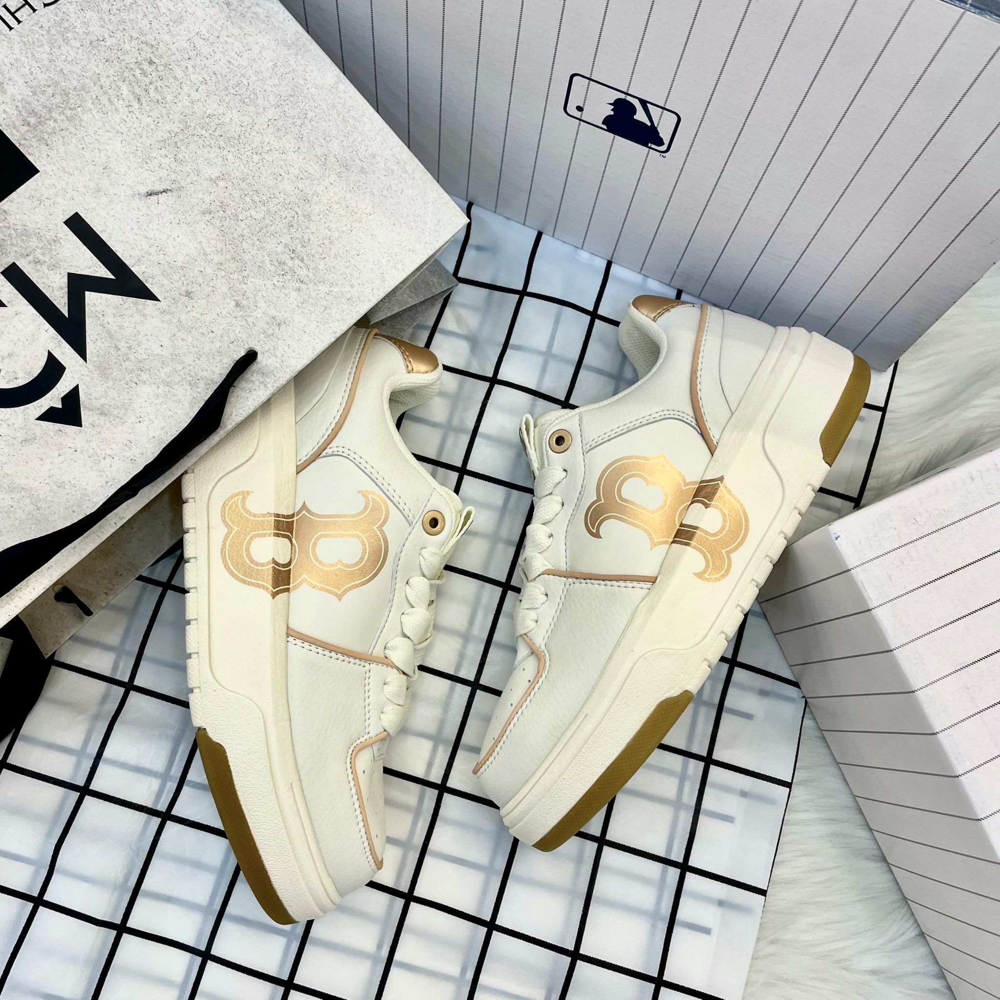  1472 - HÀNG CHÍNH HÃNG - GIÀY MLB CHUNKY LINER BASIC BOS - VÀNG GOLD - CODE: 3ASXCLB3N-43GOS 