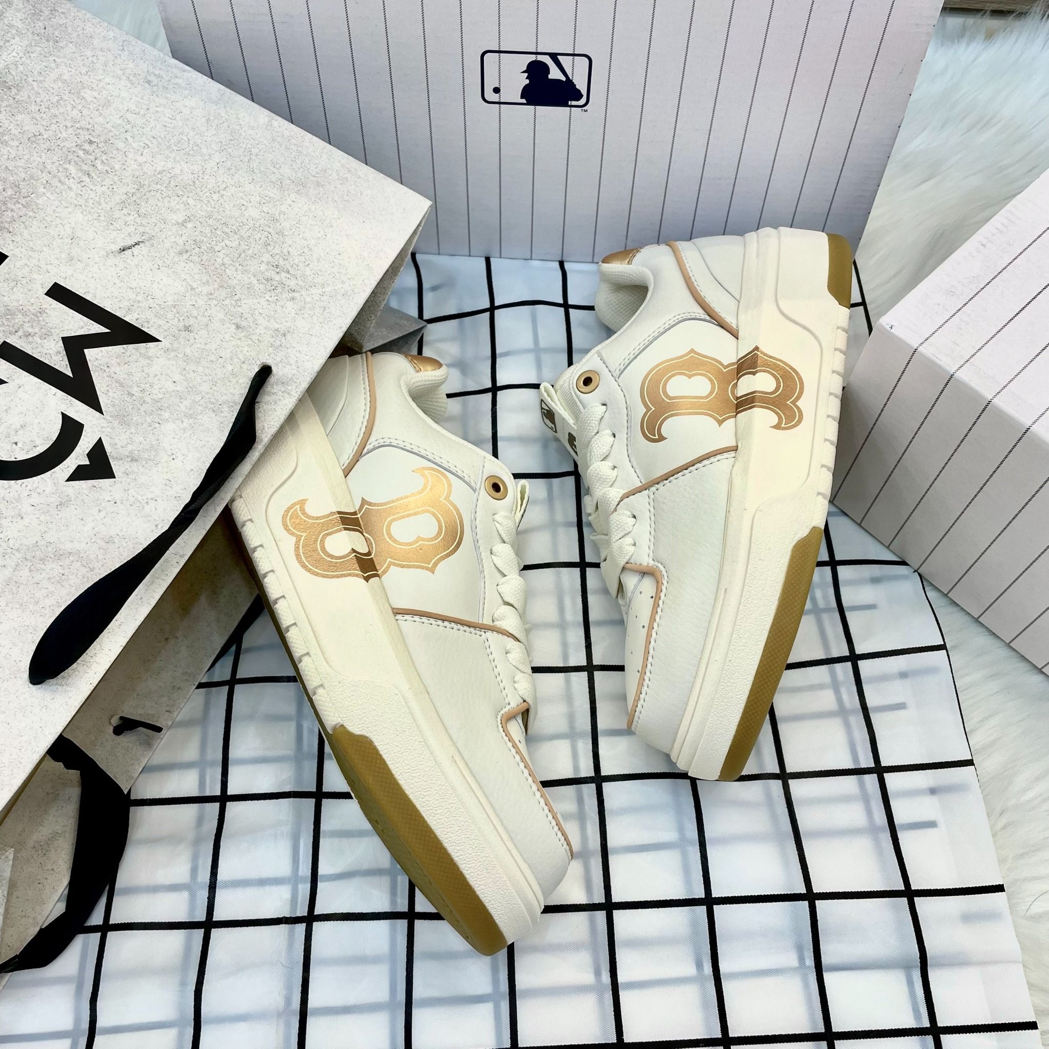  1472 - HÀNG CHÍNH HÃNG - GIÀY MLB CHUNKY LINER BASIC BOS - VÀNG GOLD - CODE: 3ASXCLB3N-43GOS 