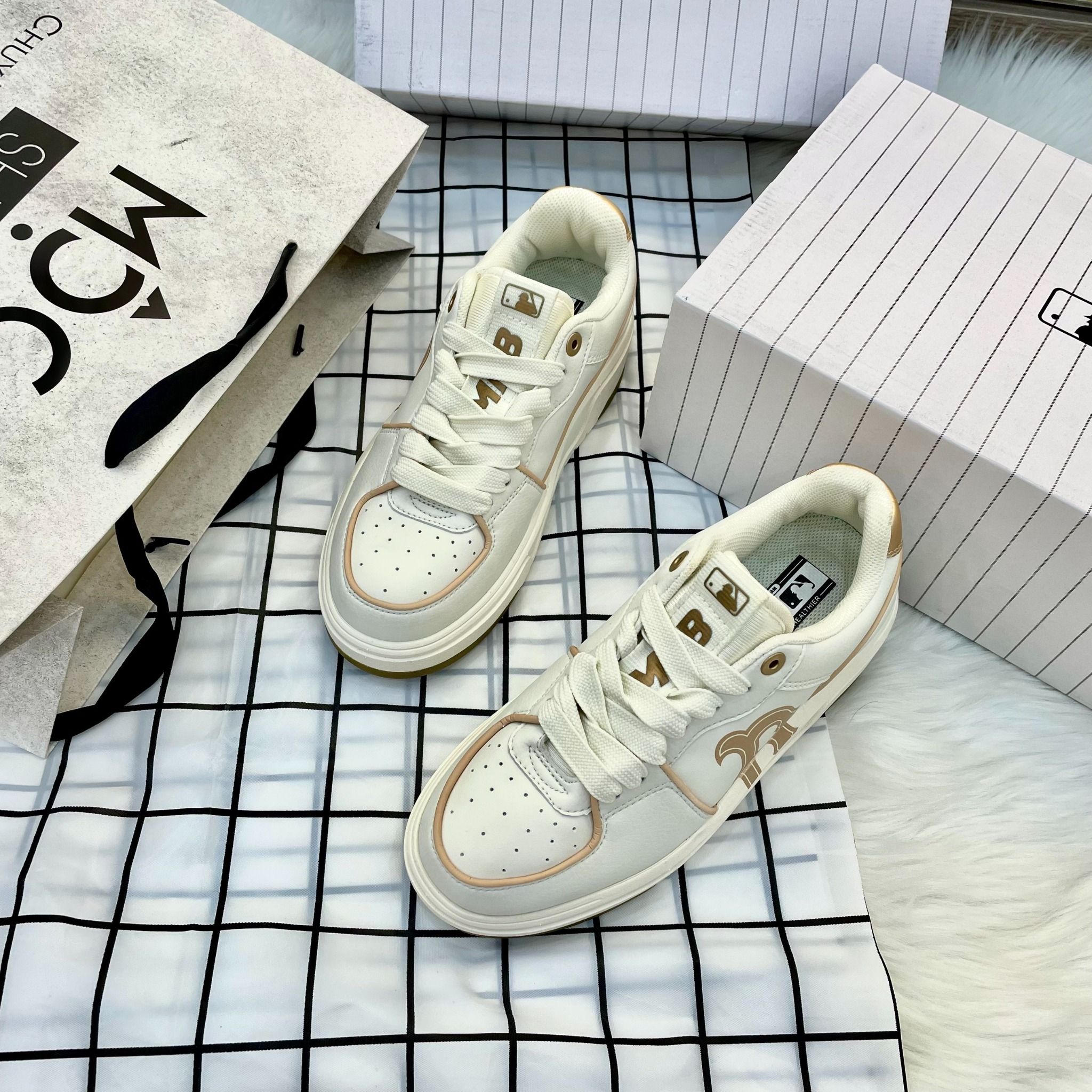  1472 - HÀNG CHÍNH HÃNG - GIÀY MLB CHUNKY LINER BASIC BOS - VÀNG GOLD - CODE: 3ASXCLB3N-43GOS 