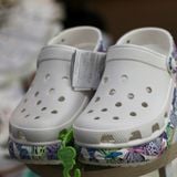  1385 - HÀNG CHÍNH HÃNG - GIÀY CLOG UNISEX CROCS CRUSH BUTTERFLY WHITE CLASSIC *ĐẾ CAO* - TRẮNG - CODE : 208258-94S 