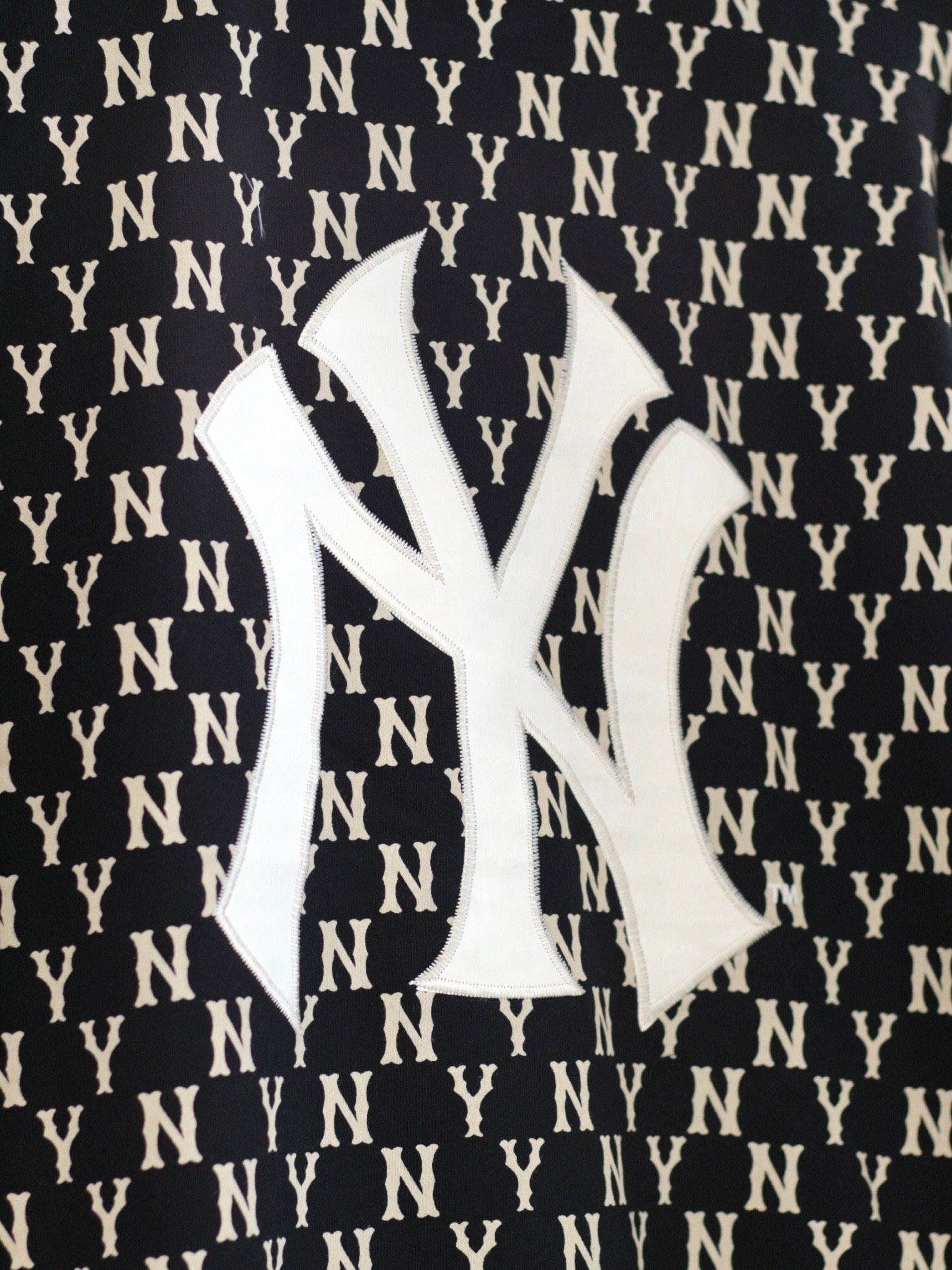  1601 - HÀNG CHÍNH HÃNG - ÁO SWEATER MLB MONOGRAM OVERFIT SWEATSHIRT NEW YORK YANKEES - MÀU ĐEN - CODE: 3AMTM0224-50BKS 