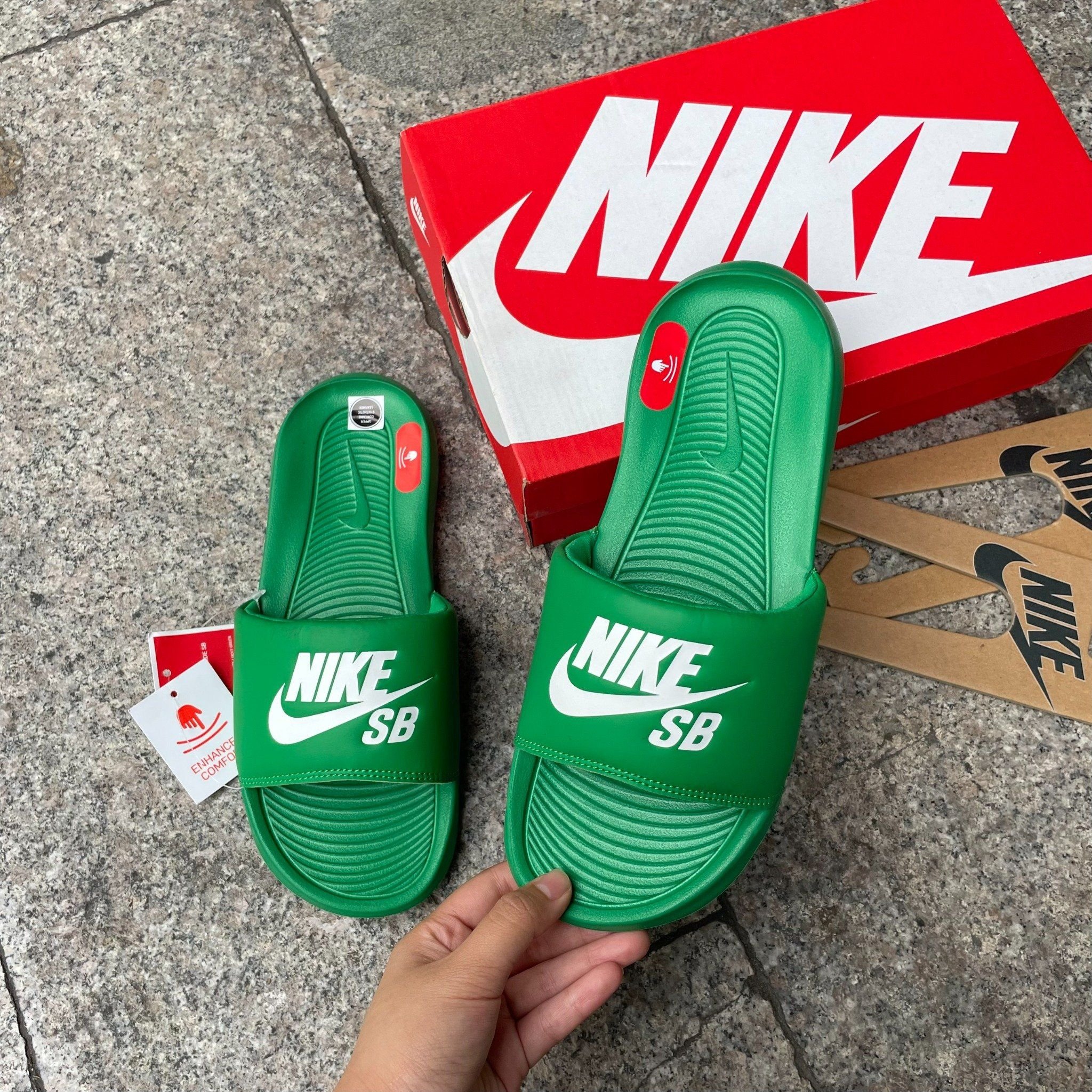  1680 - HÀNG CHÍNH HÃNG - DÉP NIKE SB VICTORI ONE LUCKY GREEN - CODE: DR2018-300 