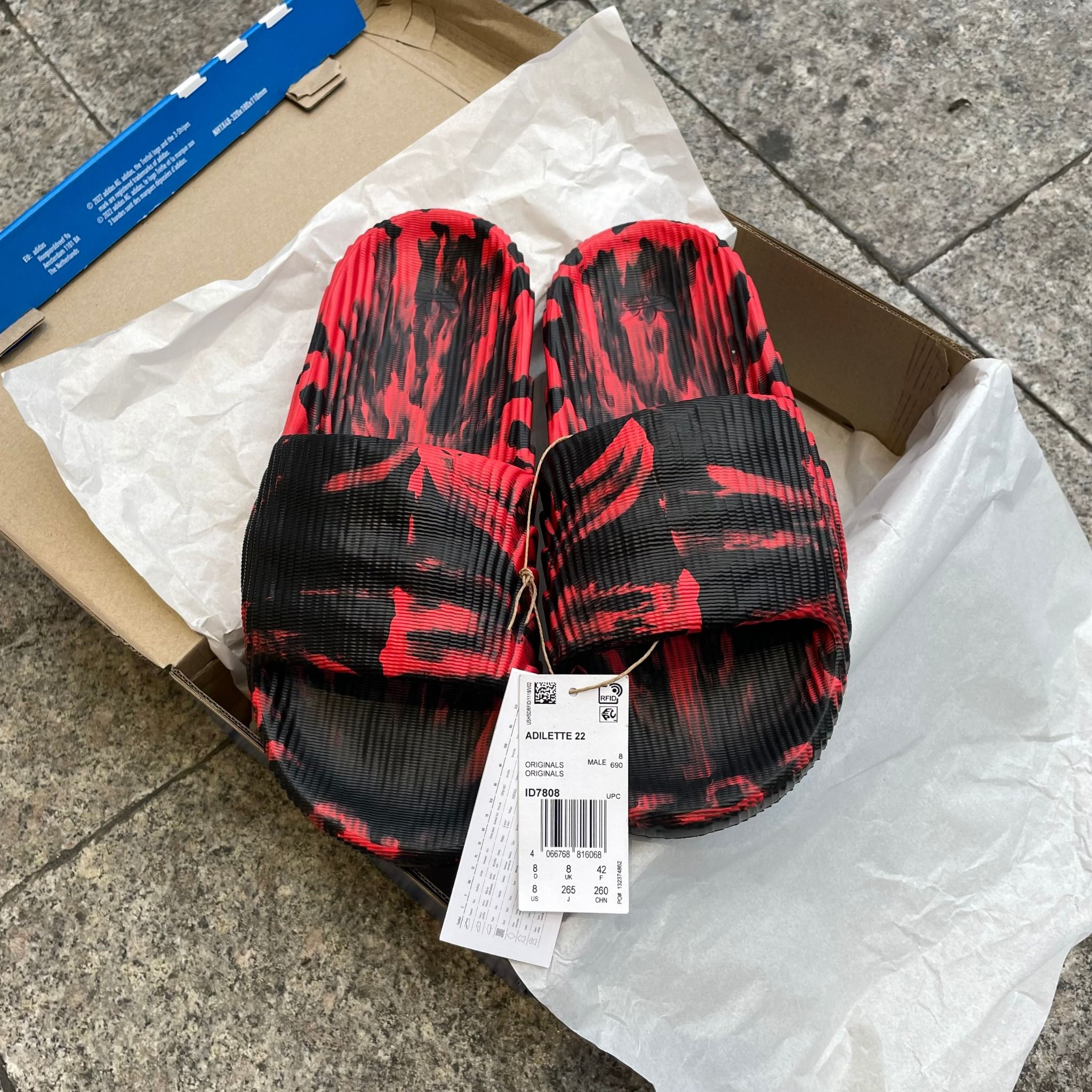  1707 - HÀNG CHÍNH HÃNG - DÉP ADIDAS 22 -  ‘ Loang Đỏ Đô - Black Right Red ’ - CODE: ID7808 