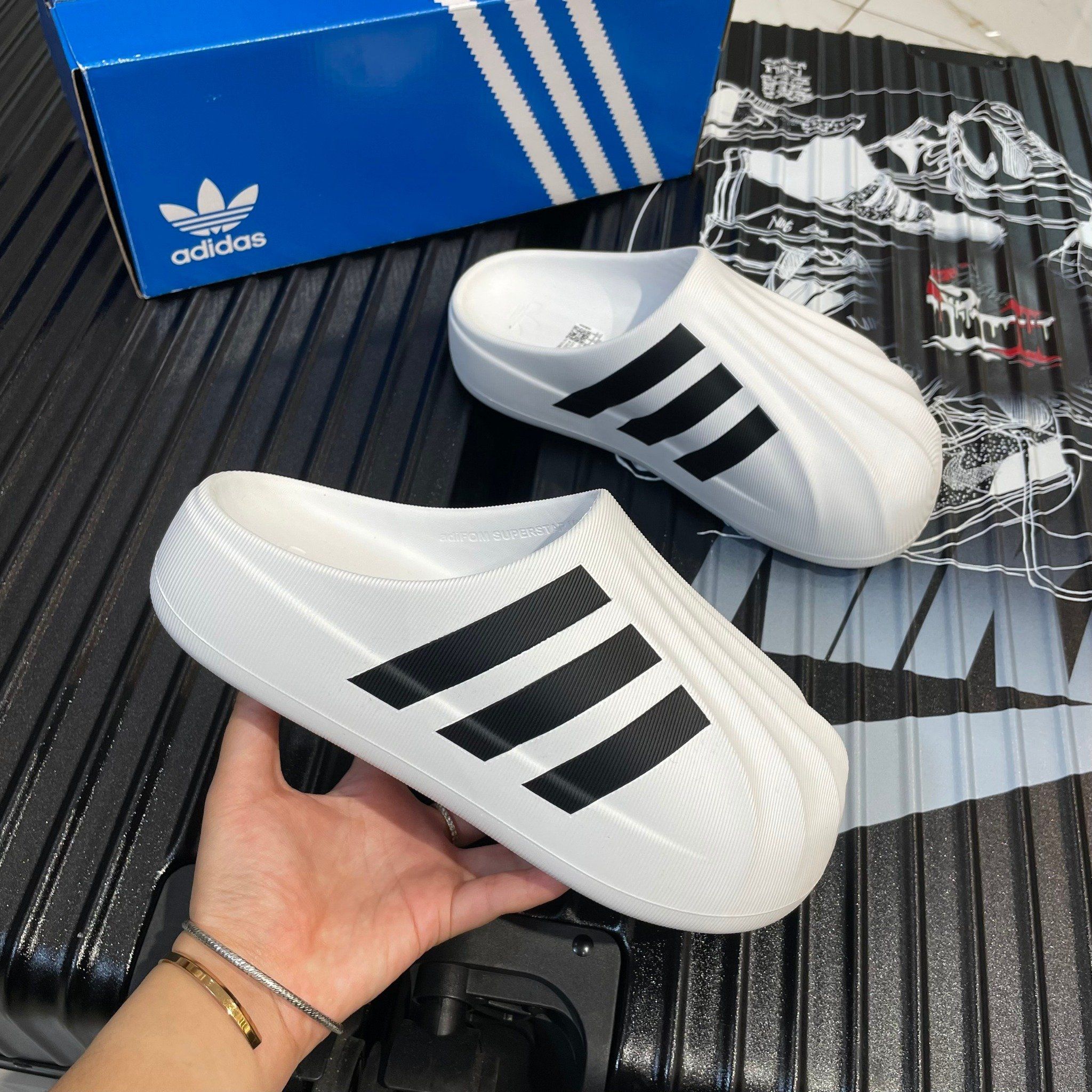  2014 - HÀNG CHÍNH HÃNG - Giày Adidas adiFOM Superstar Mule [TRẮNG SỌC ĐEN] - Code: IF6184 