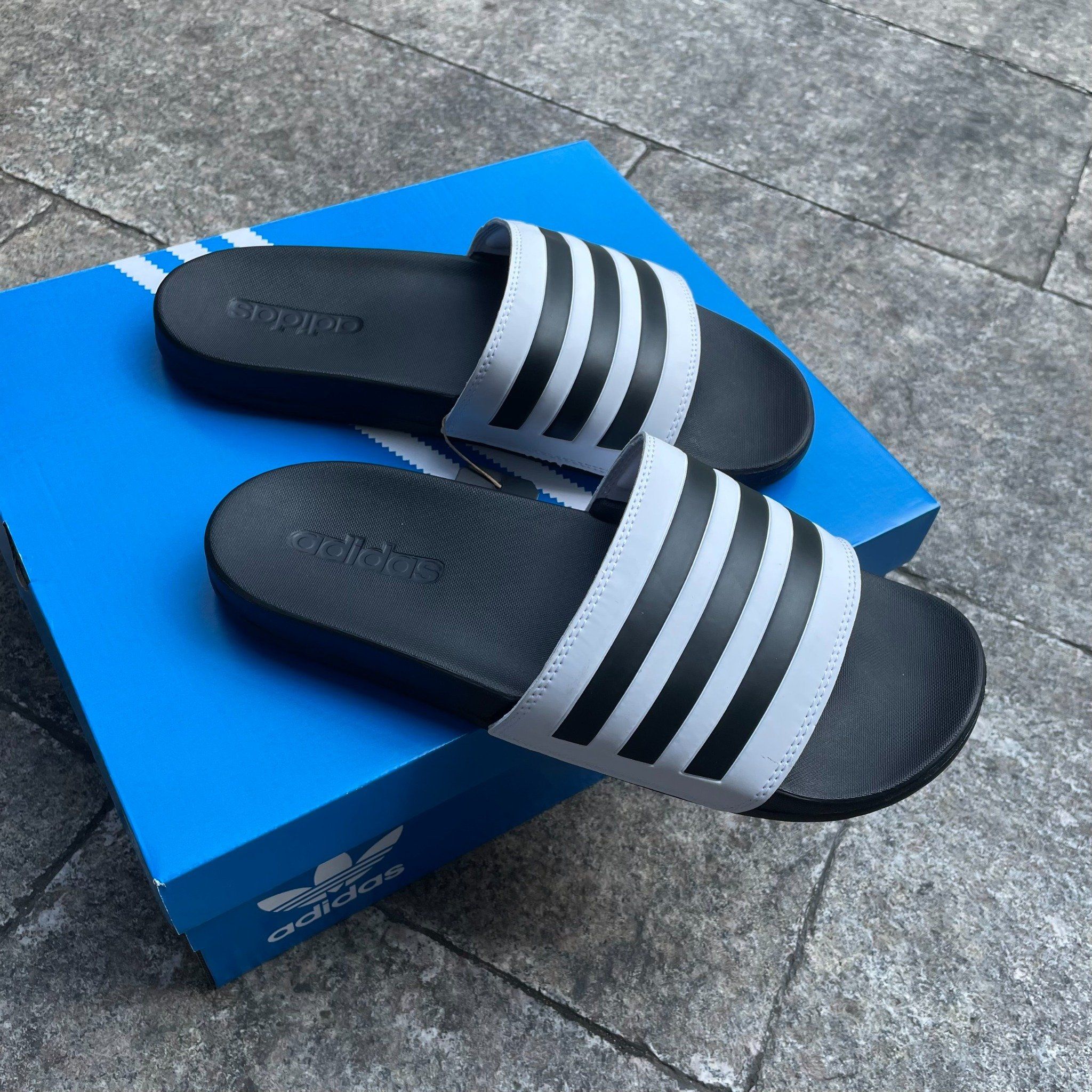  2057 - HÀNG CHÍNH HÃNG - DÉP ADIDAS CLOUDFOAM COMFORT - TRẮNG SỌC ĐEN 