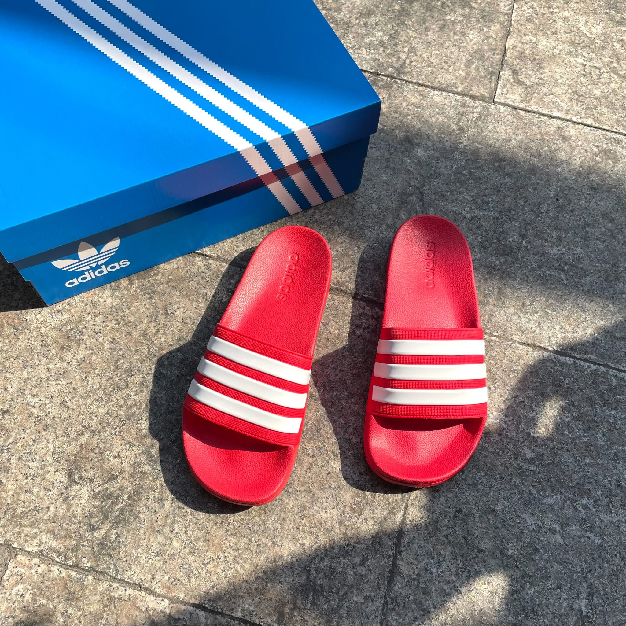  2055 - HÀNG CHÍNH HÃNG - DÉP ADIDAS LITE ĐỎ SỌC TRẮNG 