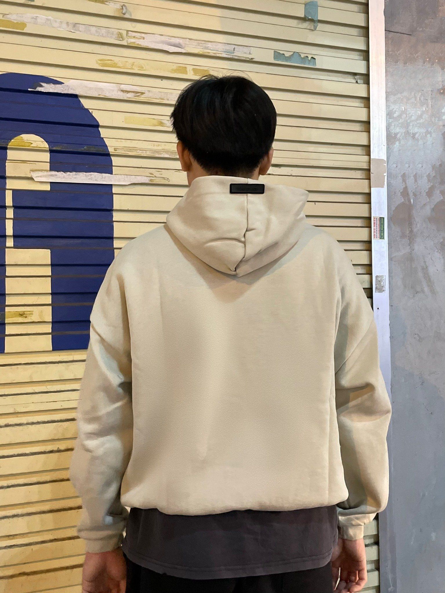  2054 - HÀNG CHÍNH HÃNG - ÁO FEAR OF GOD ESSENTIALS PULL - OVER HOODIE SILVER CLOUD (XÁM TRẮNG) 