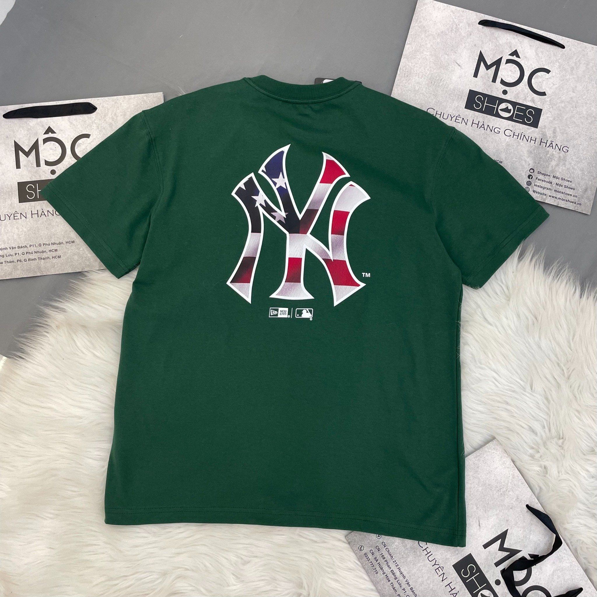  2099 - HÀNG CHÍNH HÃNG - ÁO THUN NEW ERA  - NEW YORK YANKEES INDEPENDENCE DAY T-SHIRT DEEP TEAL - CỜ MỸ - GREEN - XANH  SS24 - CODE: 14179162 