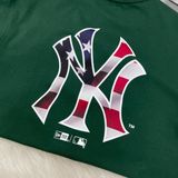  2099 - HÀNG CHÍNH HÃNG - ÁO THUN NEW ERA  - NEW YORK YANKEES INDEPENDENCE DAY T-SHIRT DEEP TEAL - CỜ MỸ - GREEN - XANH  SS24 - CODE: 14179162 