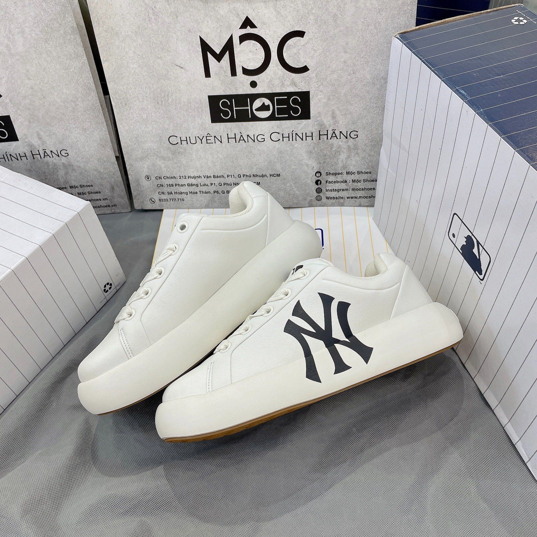  2135 - HÀNG CHÍNH HÃNG - GIÀY MLB CHUNKY CLASSIC BASE NEW YORK YANKEES - CODE: 3ASXCCB4N 50IVS 