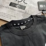  2100 - HÀNG CHÍNH HÃNG - ÁO THUN NEW ERA  - NY BIG LOGO CHỮ CHẠY NGANG DƯỚI  - BLACK - CODE:  13320116 