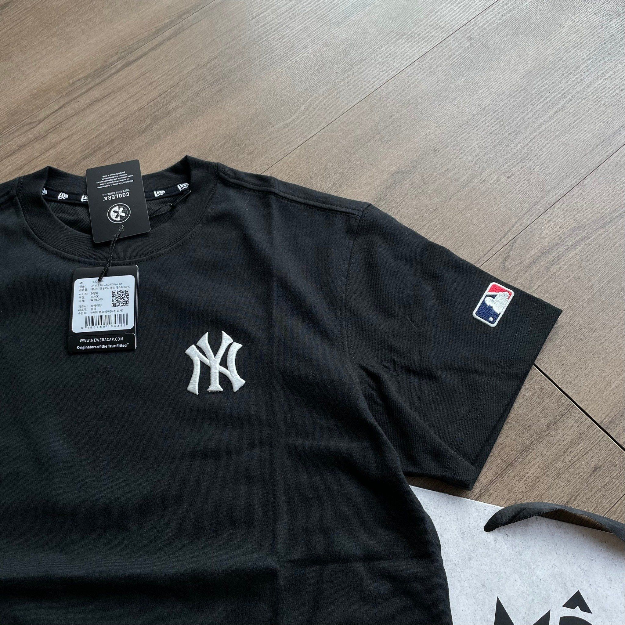  2222 - HÀNG CHÍNH HÃNG - ÁO NEW ERA - (689) + (764)  NY Yankees *Chạy Ngang* - Đen 