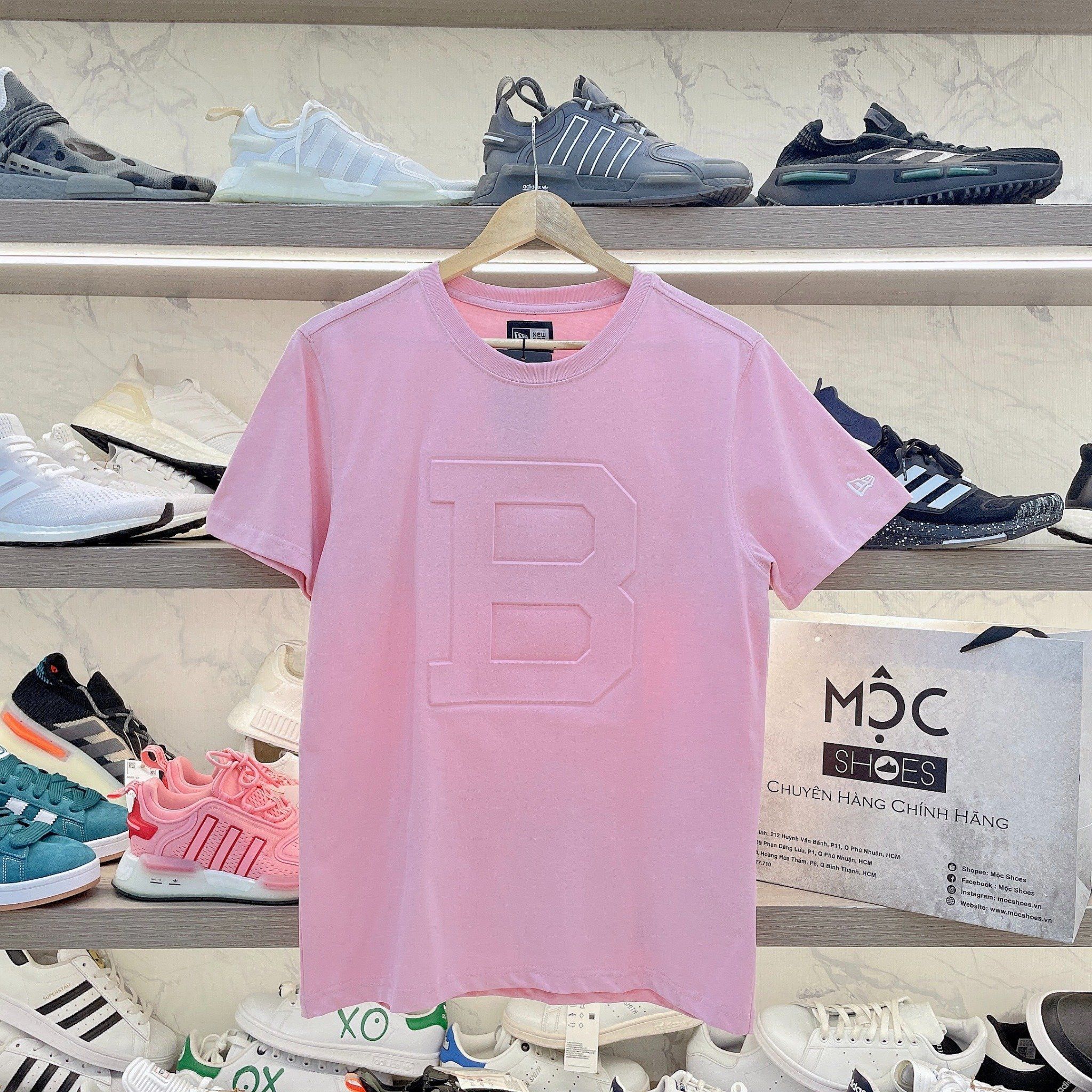  2200 - HÀNG CHÍNH HÃNG - ÁO NEW ERA - BOSTON - LOGO IN NỔI - PINK - CODE: 14187350 