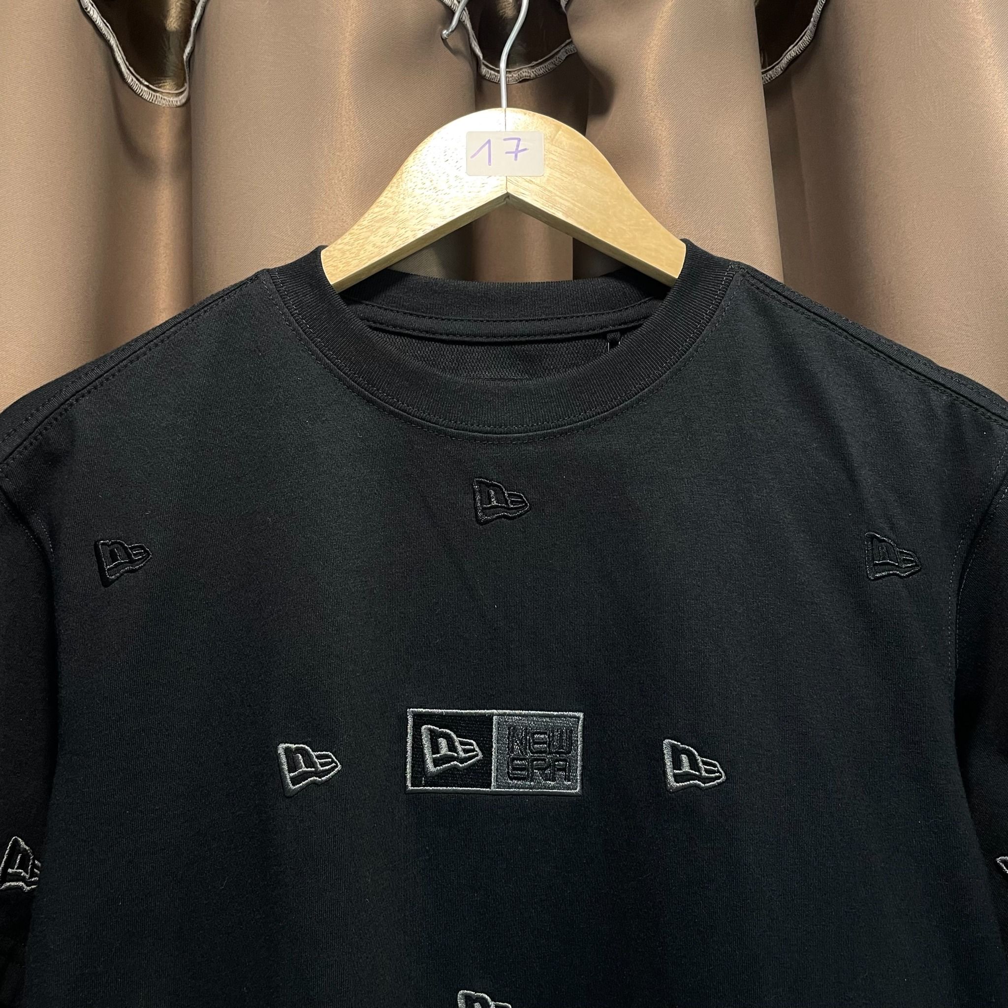 2249 - HÀNG CHÍNH HÃNG - ÁO THUN NEW ERA - MULTI LOGO THÊU - ĐEN 
