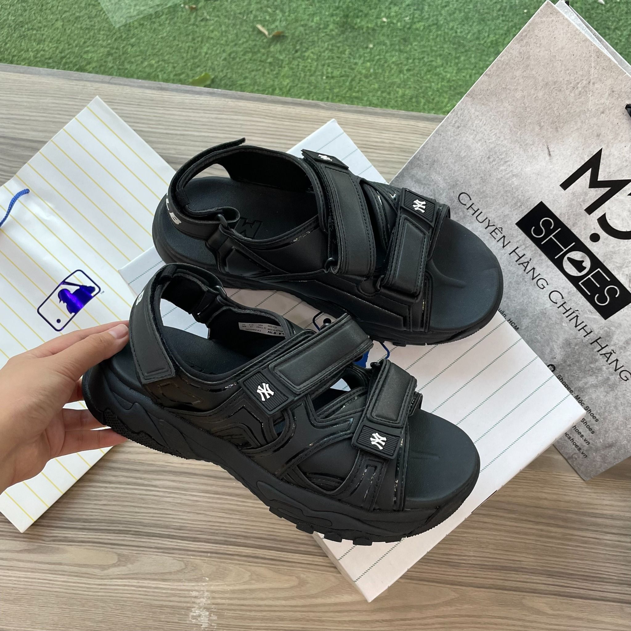  2195 - HÀNG CHÍNH HÃNG - GIÀY SANDAL MLB CHUNKY NEW YORK YANKEES - BLACK - CODE: 3ASDRNS43-50BKS 