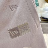  2267 - HÀNG CHÍNH HÃNG - QUẦN SHORT NEW ERA - NHIỀU LOGO NE - NÂU - CODE: 14187408 