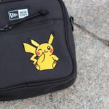  2324 - HÀNG CHÍNH HÃNG - TÚI NEW ERA - PIKACHU - VUÔNG ĐEN - CODE 14124524 