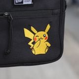  2324 - HÀNG CHÍNH HÃNG - TÚI NEW ERA - PIKACHU - VUÔNG ĐEN - CODE 14124524 