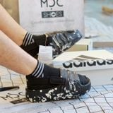  2342 - HÀNG CHÍNH HÃNG - DÉP ADIDAS 22 XLG - ĐEN LOANG TRẮNG 