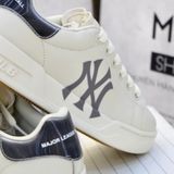  2374 - HÀNG CHÍNH HÃNG - GIÀY MLB Giày MLB - Chunky Classic A - NY YANKEES TAN - CODE: 3ASXCCB3N-43CRS 