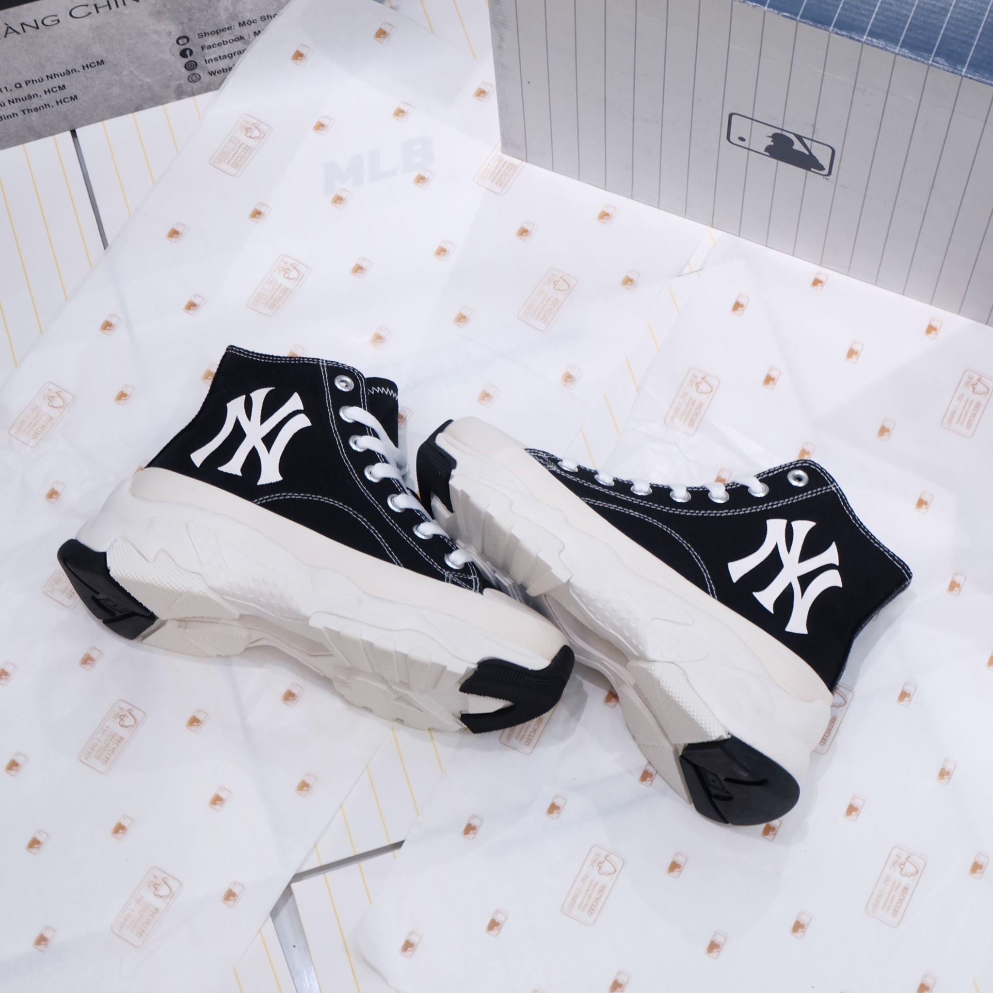  2380 - HÀNG CHÍNH HÃNG - GIÀY MLB CHUNKY HIGH -  CỔ CAO (MÀU ĐEN) - *BLACK/WHITE* - CODE: 32SHU1111-50L 