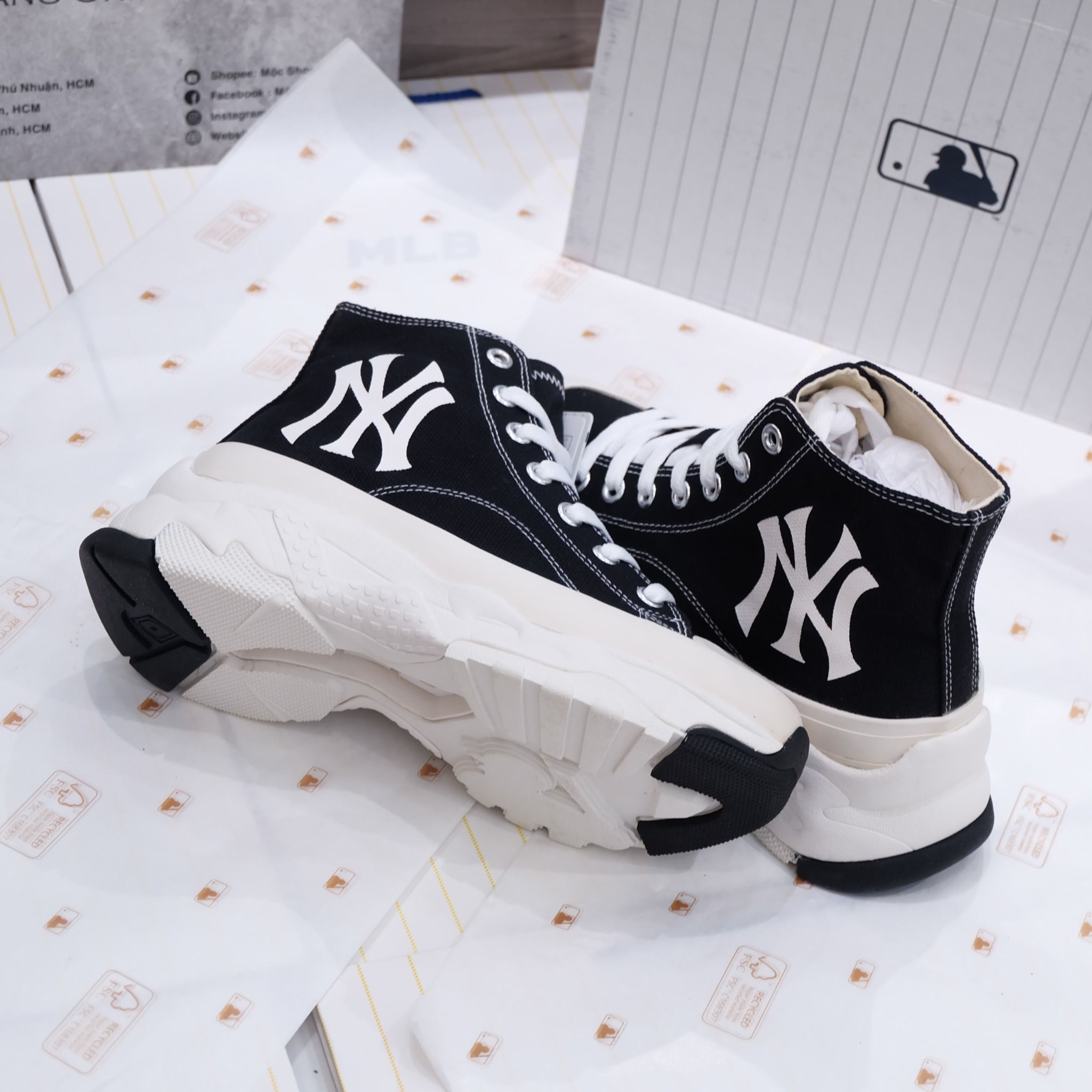  2380 - HÀNG CHÍNH HÃNG - GIÀY MLB CHUNKY HIGH -  CỔ CAO (MÀU ĐEN) - *BLACK/WHITE* - CODE: 32SHU1111-50L 