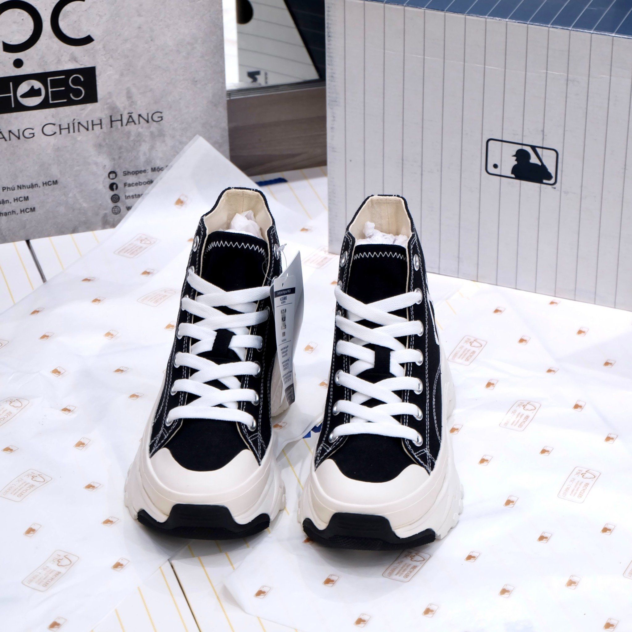  2380 - HÀNG CHÍNH HÃNG - GIÀY MLB CHUNKY HIGH -  CỔ CAO (MÀU ĐEN) - *BLACK/WHITE* - CODE: 32SHU1111-50L 