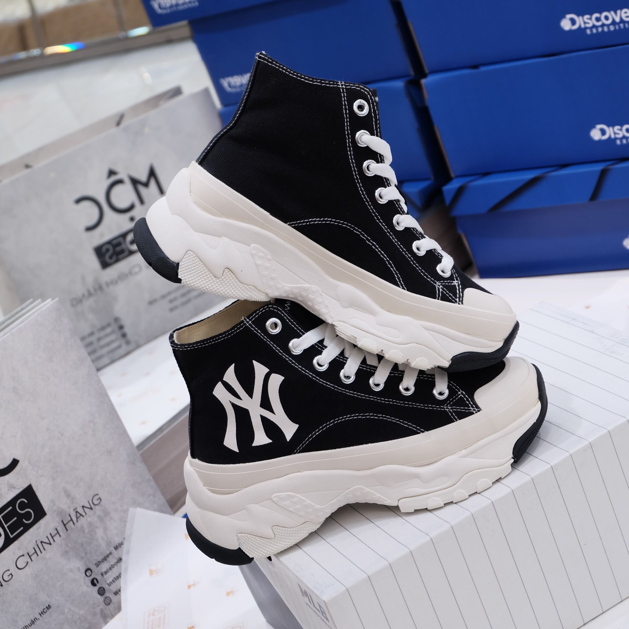  2380 - HÀNG CHÍNH HÃNG - GIÀY MLB CHUNKY HIGH -  CỔ CAO (MÀU ĐEN) - *BLACK/WHITE* - CODE: 32SHU1111-50L 