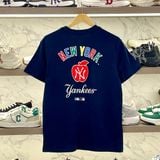  2407 - HÀNG CHÍNH HÃNG - ÁO NEW ERA - NY QUẢ TÁO - NAVY - CODE: 14413059 