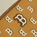  2460 - HÀNG CHÍNH HÃNG - TÚI ĐEO CHÉO MLB BIG B MONOGGRAM DIA BOSTON - BE NÂU - CODE: 7ACRM084N 43CAS 