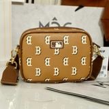  2460 - HÀNG CHÍNH HÃNG - TÚI ĐEO CHÉO MLB BIG B MONOGGRAM DIA BOSTON - BE NÂU - CODE: 7ACRM084N 43CAS 