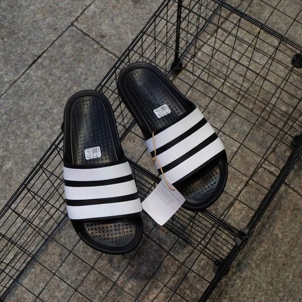  2659 - HÀNG CHÍNH HÃNG - DÉP ADIDAS FLOW - ĐEN SỌC TRẮNG - Code: IF4134 