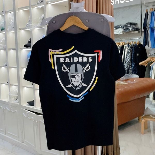  2650 - HÀNG CHÍNH HÃNG - ÁO THUN NEW ERA - RAIDER 7 MÀU - ĐEN - CODE: 14441020 