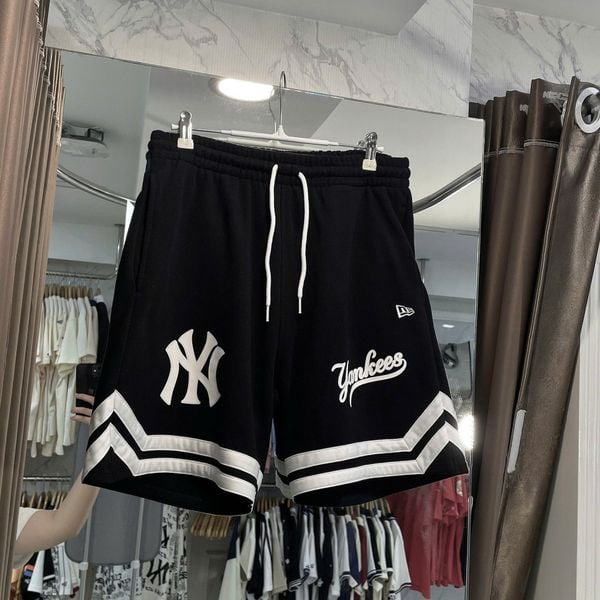  2656 - HÀNG CHÍNH HÃNG - QUẦN SHORT NEW ERA - NY YANKEES KẺ LINE - ĐEN - CODE: 18887898 