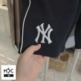  2675 - HÀNG CHÍNH HÃNG - QUẦN SHORT NEW ERA - NY YANKEES SỌC HÔNG - ĐEN - CODE: 13335699 