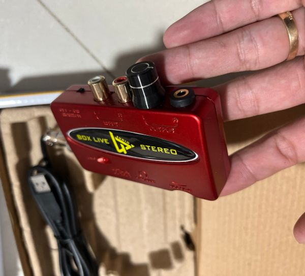 Box Live Stereo S779 V2 Vừa Sạc Vừa Live - Điều Chỉnh Âm Lượng