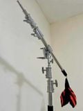 Chân đèn chữ C cao 3.3m Arm 2.5m