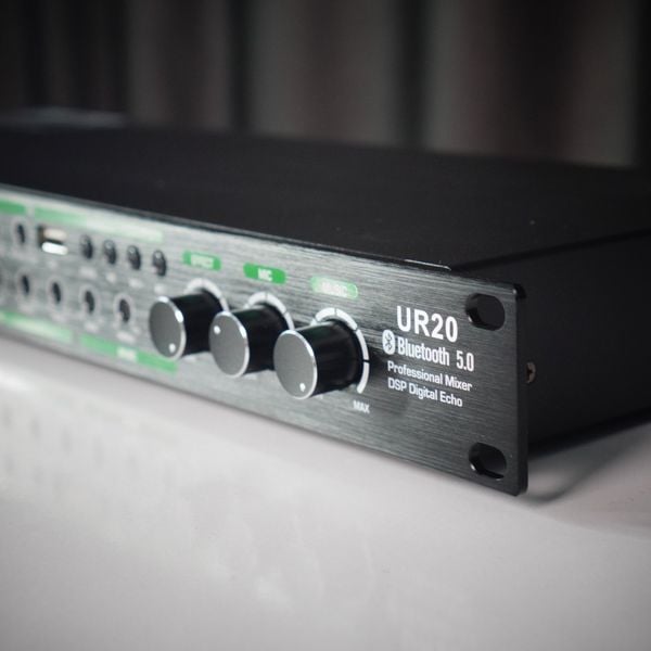 Vang Cơ JBL UR20 KARAOKE 2021 Gia Đình