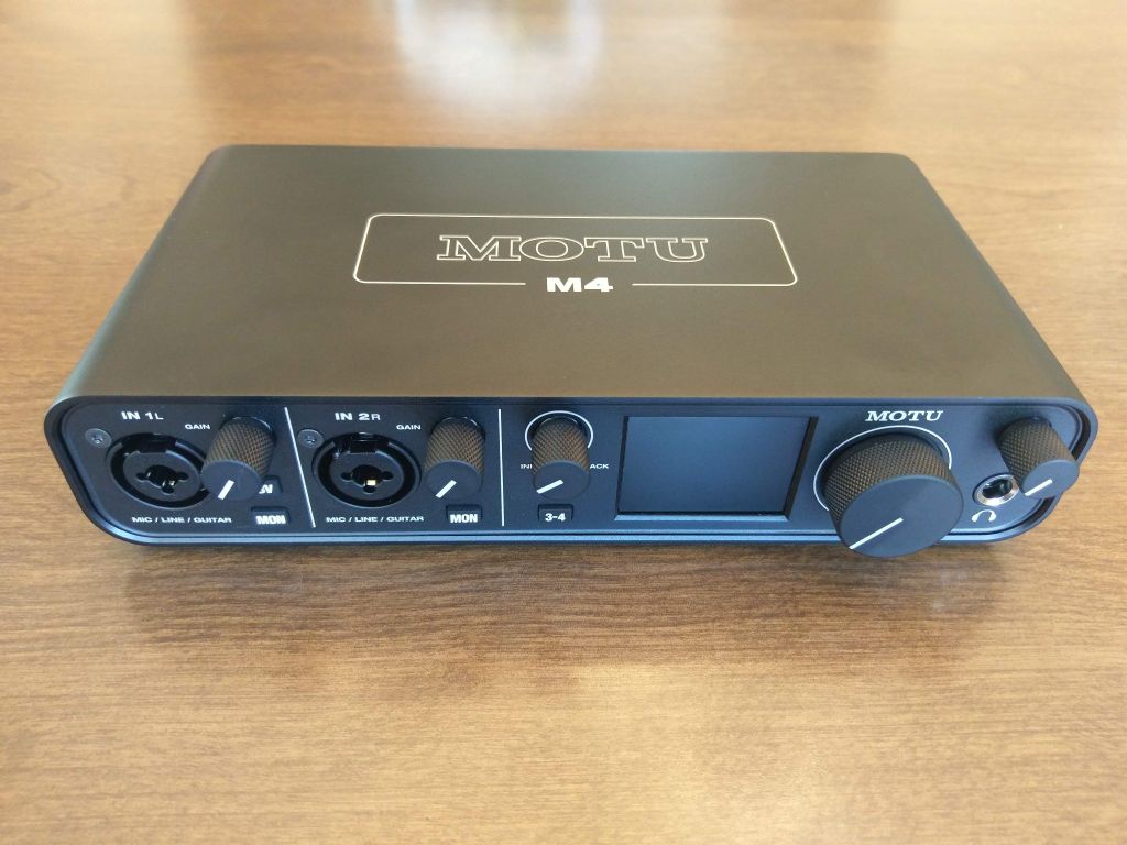 Combo Sound Card MOTU M4 Và Micro Thu Âm Takstar TAK55