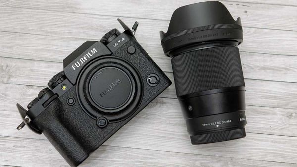 Lens sigma 16mm F1.4 Bắt nét tự động