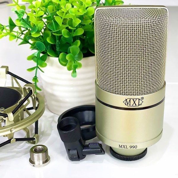 Combo Thu Âm MOTU M4 Và Micro MXL 990 Phụ Kiên Tốt