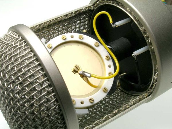 Neumann M 147 Tube UK Micro phòng thu chính hãng